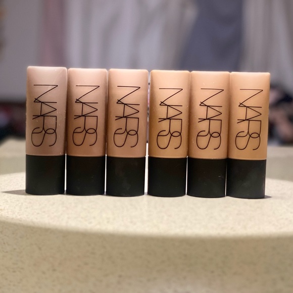 NARS Soft Matte Foundation - Picture 4 of 6